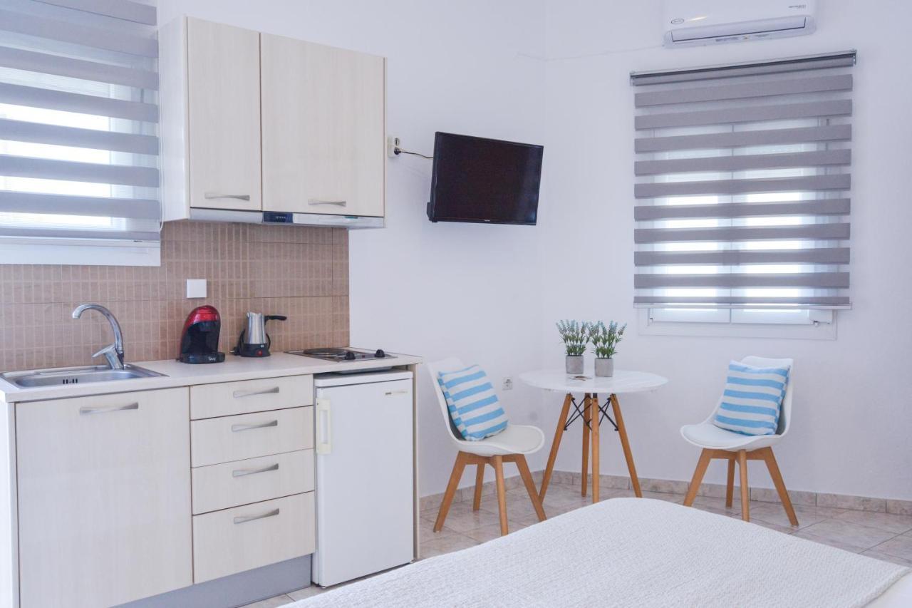 Niki Rooms Αδάμας Εξωτερικό φωτογραφία