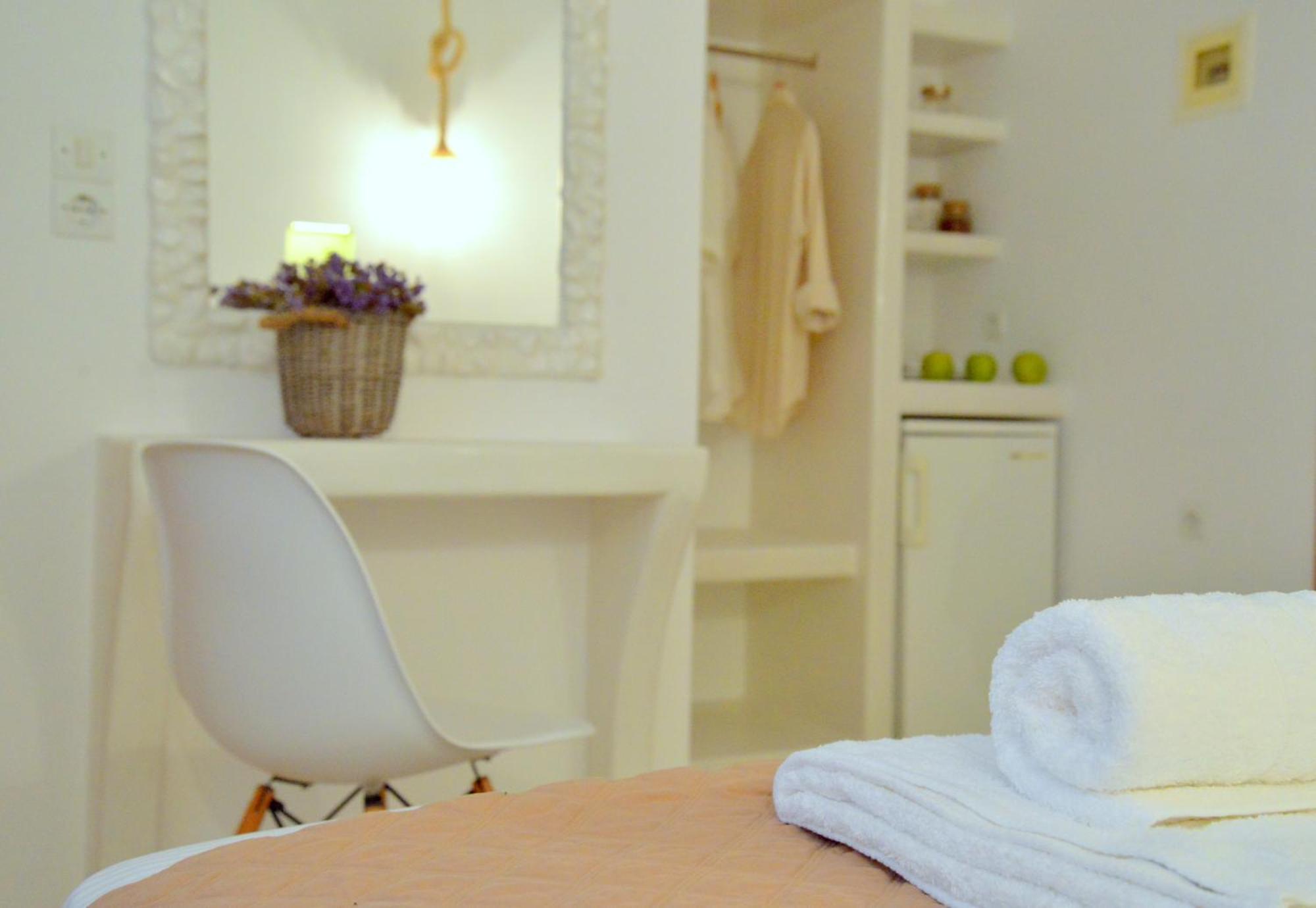 Niki Rooms Αδάμας Δωμάτιο φωτογραφία